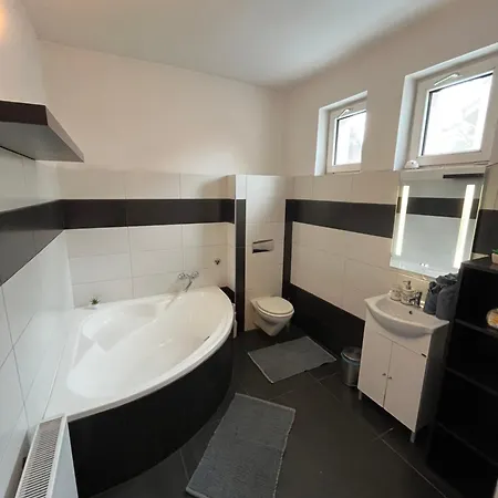 8 -as Apartment